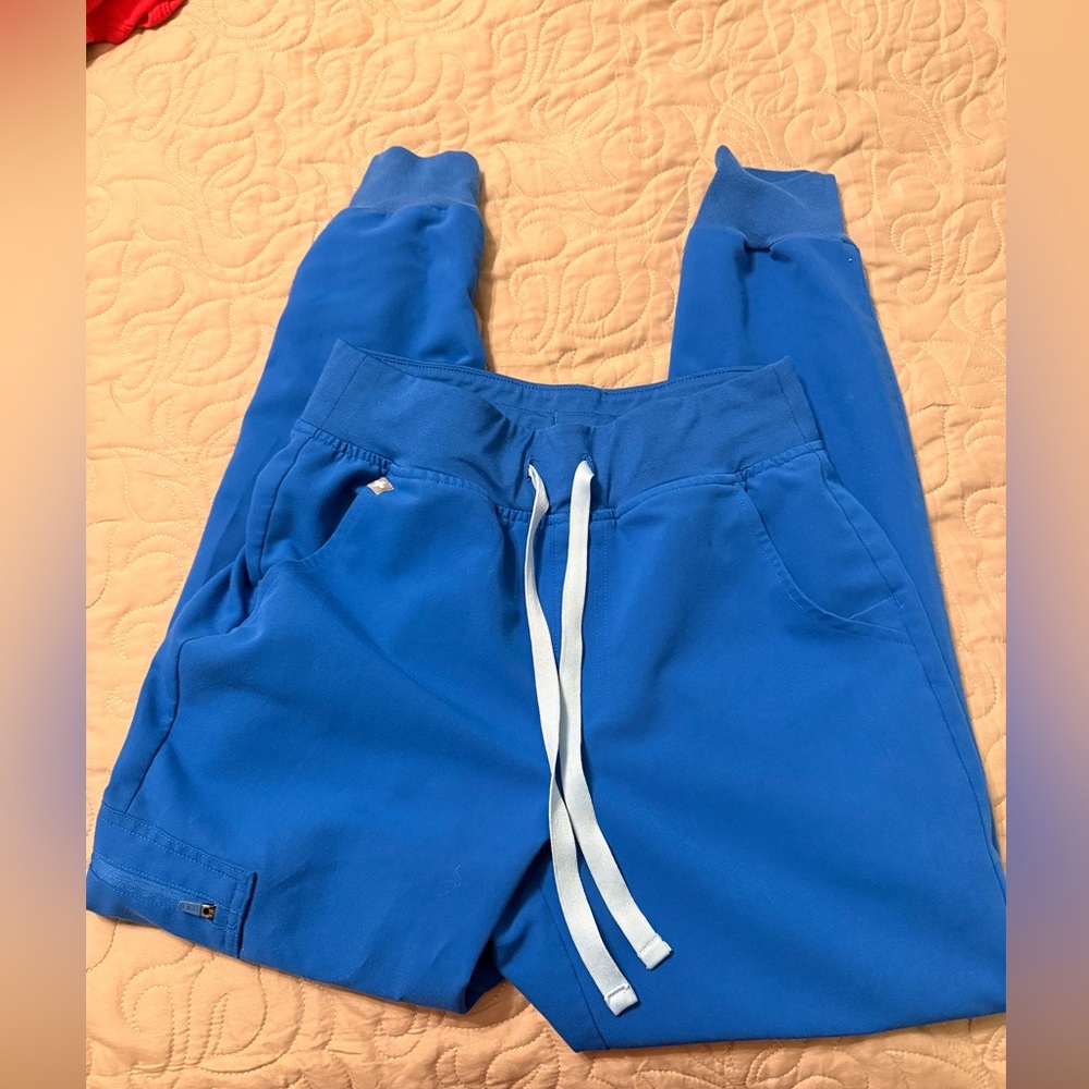 Figs Jogger Scrubs. XSP royal blue